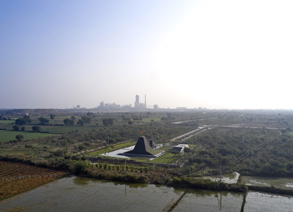 Balaji Temple India by Sameep Padora Associates