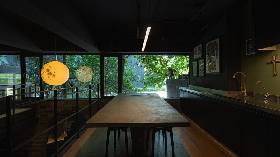 QG Station Chengdu by iZ Design Studio
