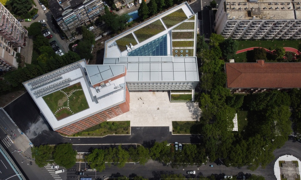 international cooperative education building of university of shanghai for science and technology china by le architects