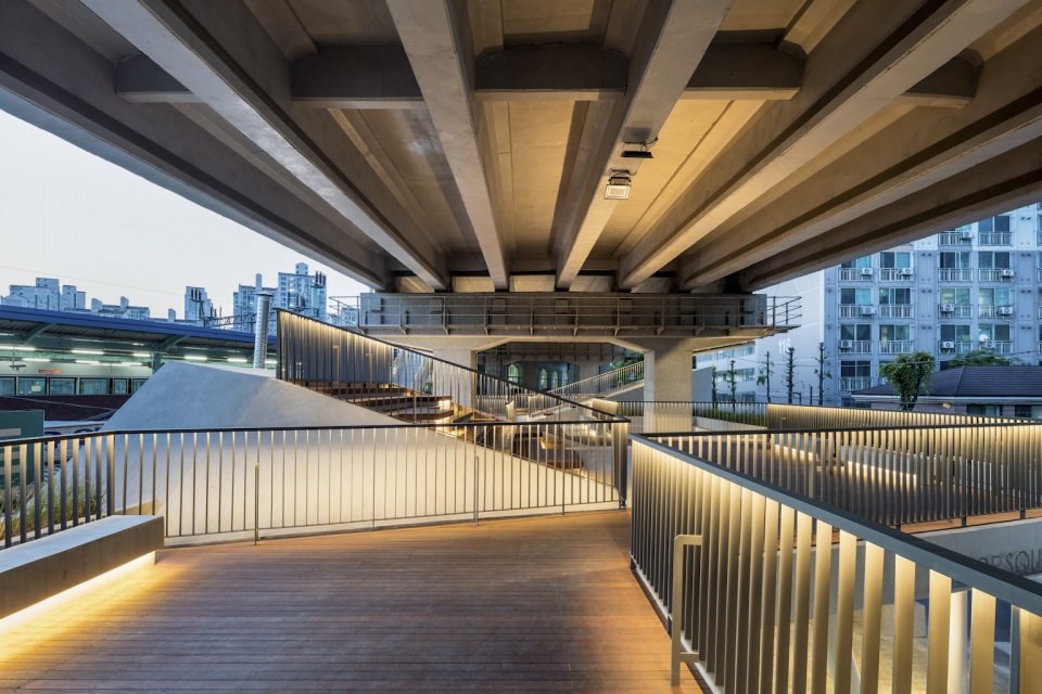 roof square by hg architecture