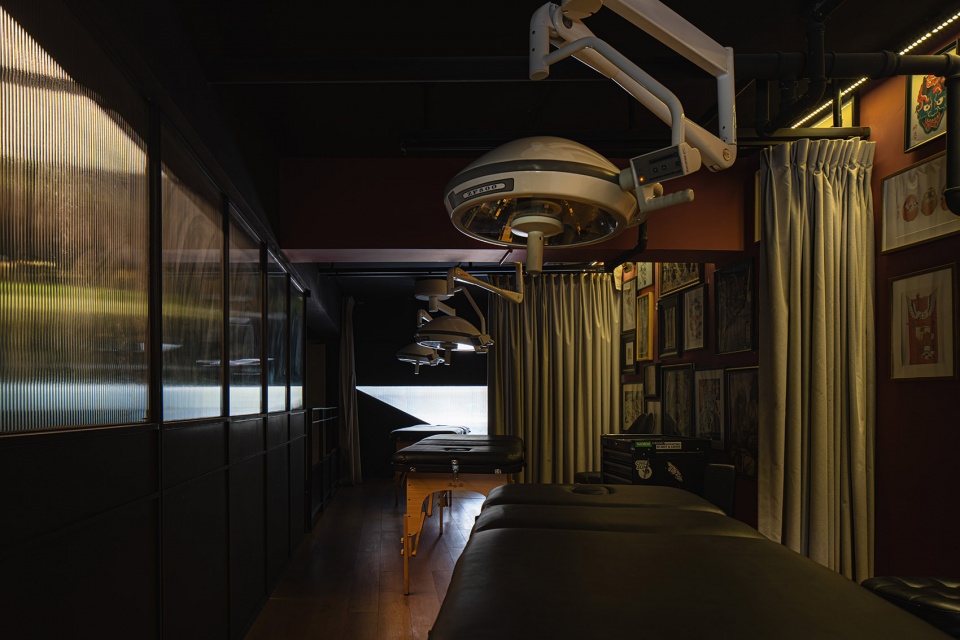 QG Station Chengdu by iZ Design Studio