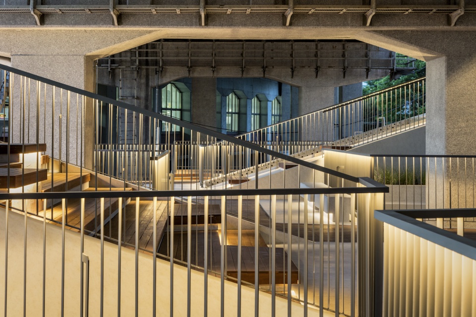 roof square by hg architecture