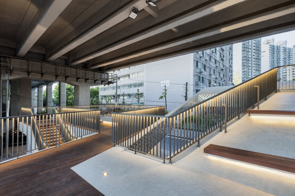 roof square by hg architecture