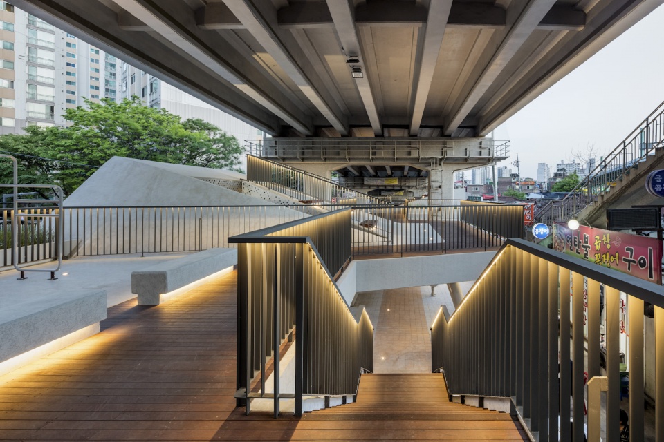 roof square by hg architecture