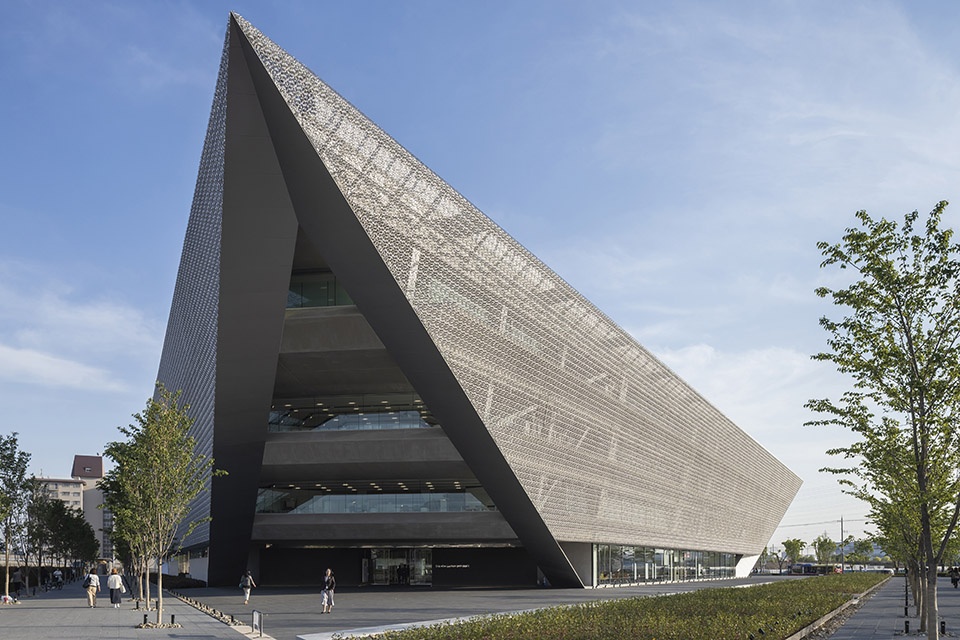 Otemon Gakuin University Academic Ark Japen by Mitsubishi Jisho Sekkei Inc.