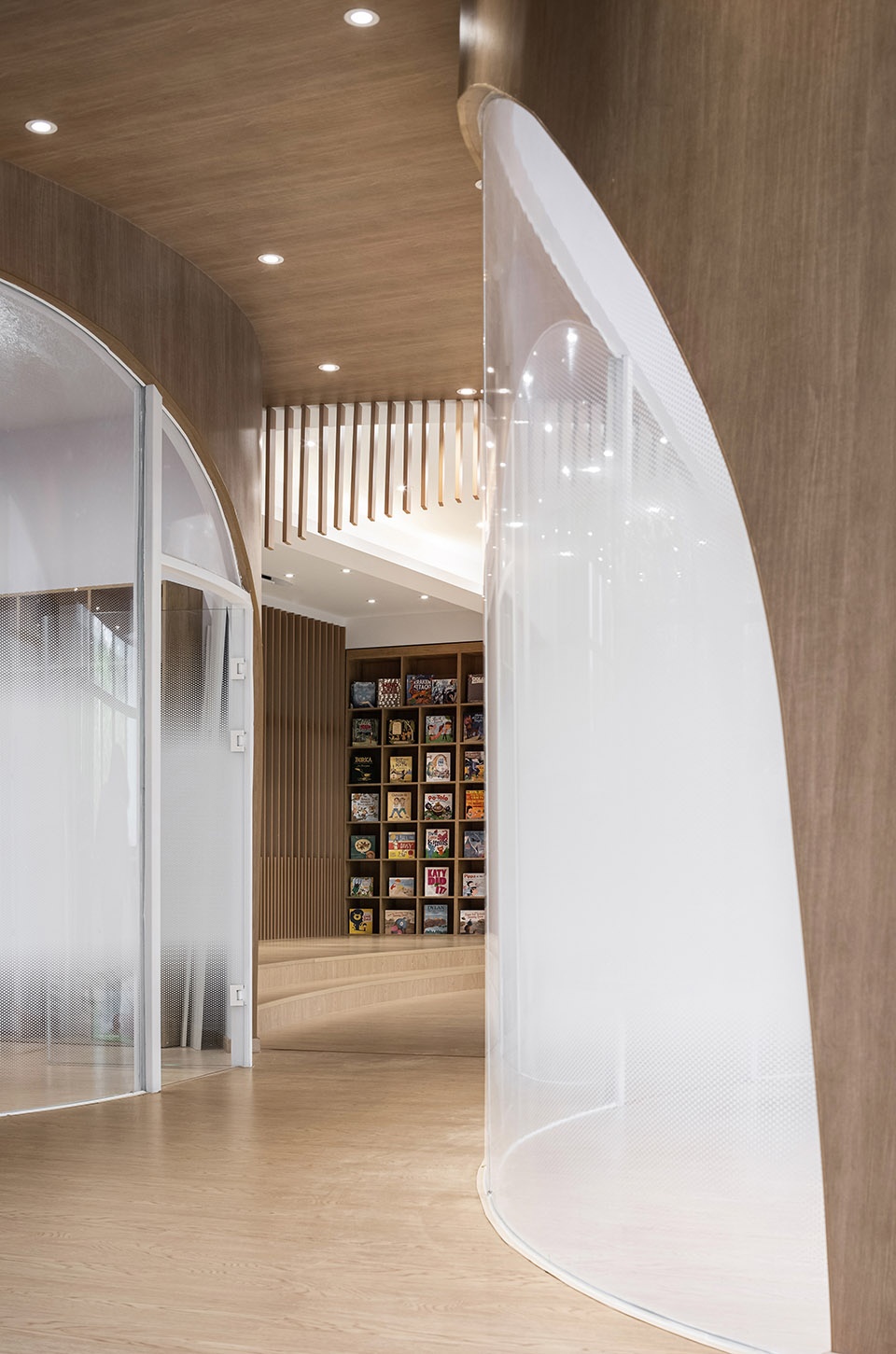 flowing chapter:jiangwan city childrens activity center reconstruction by fanaf