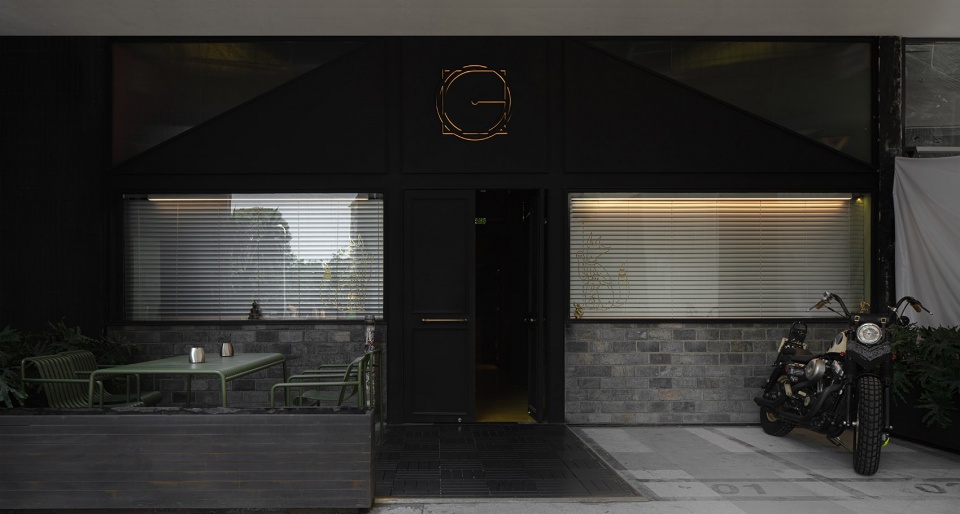 QG Station Chengdu by iZ Design Studio