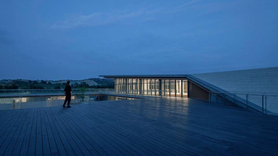 a fissure in the earth qiseshan quarry garden visitor centre qingdao china by united united architects