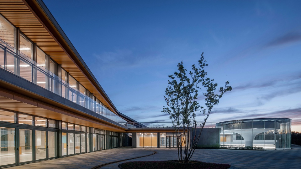 a fissure in the earth qiseshan quarry garden visitor centre qingdao china by united united architects