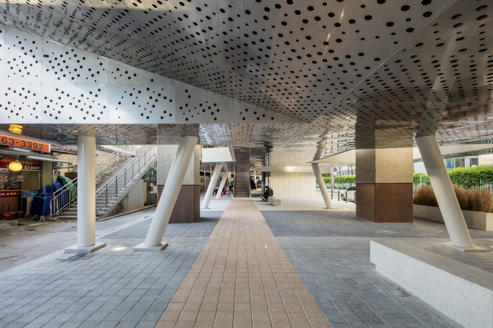 roof square by hg architecture