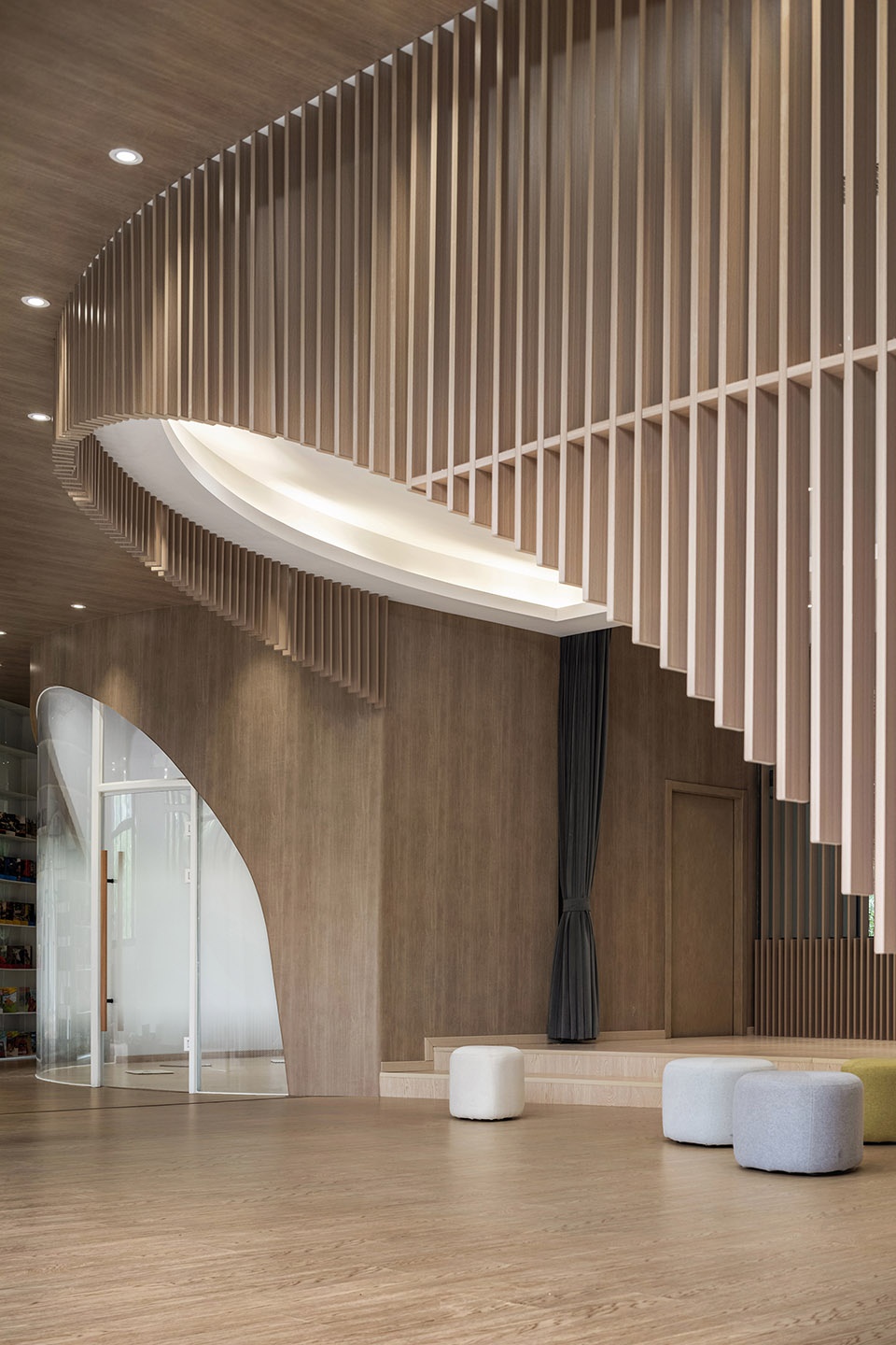 flowing chapter:jiangwan city childrens activity center reconstruction by fanaf