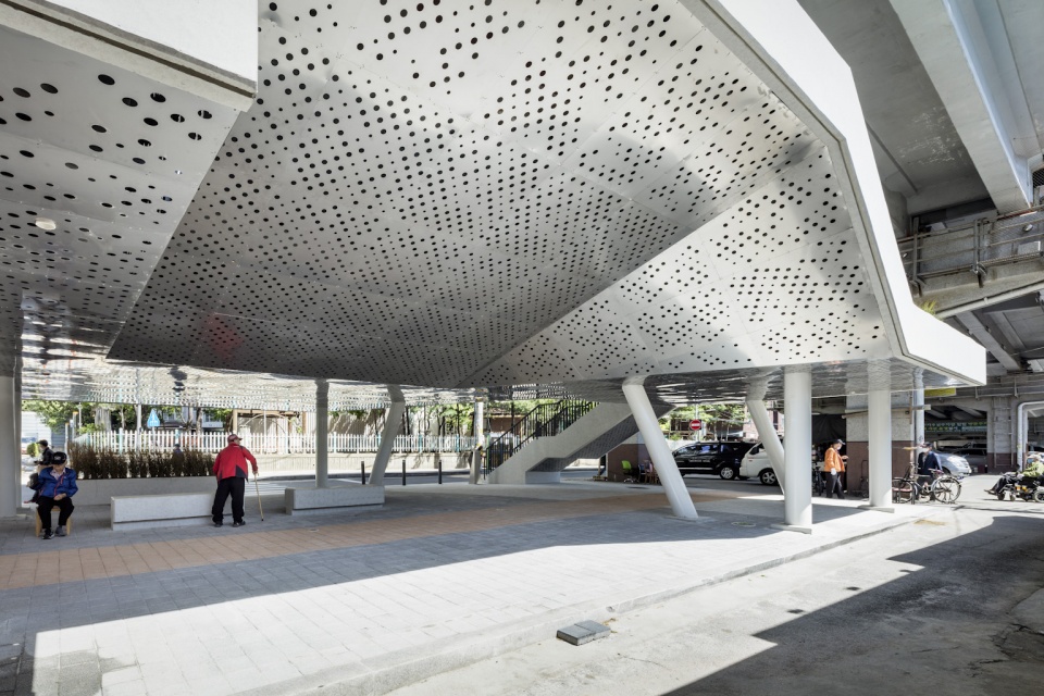 roof square by hg architecture