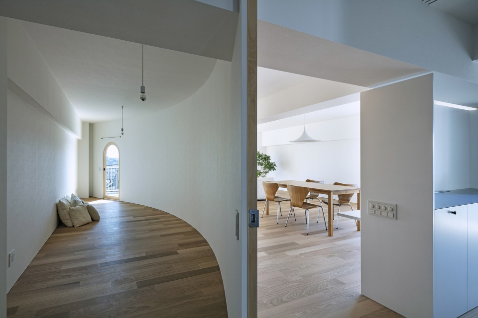 smooth wall house by hisako yamamura+kousuke suzuki/suzuki architects10