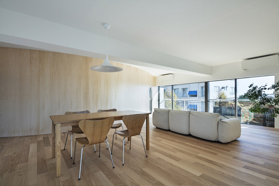 smooth wall house by hisako yamamura+kousuke suzuki/suzuki architects11
