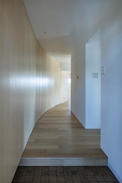 smooth wall house by hisako yamamura+kousuke suzuki/suzuki architects7