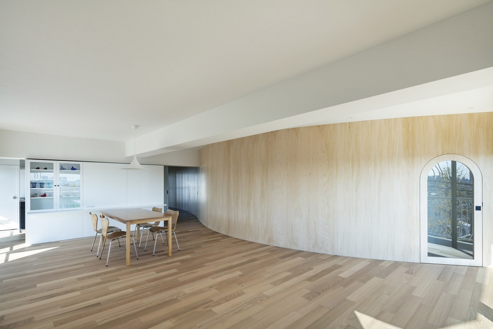 smooth wall house by hisako yamamura+kousuke suzuki/suzuki architects9