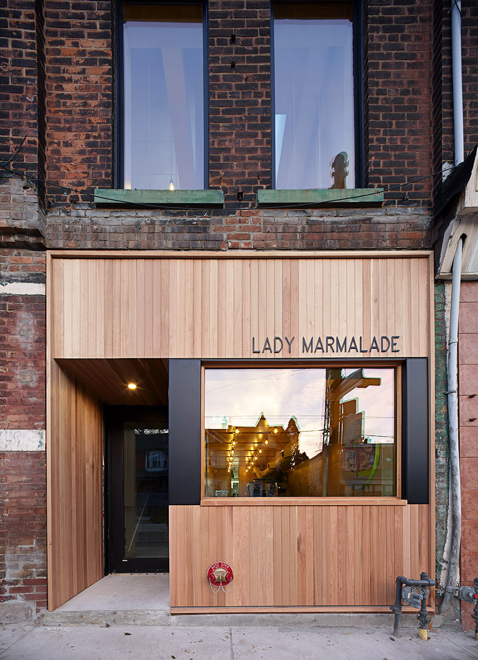 Lady Marmalade Restaurant by Omar Gandhi Architect + SvN 谷德设计网