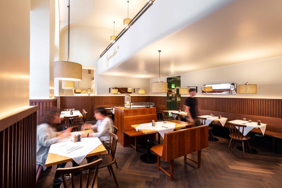 figlmueller restaurant by bwm architekten
