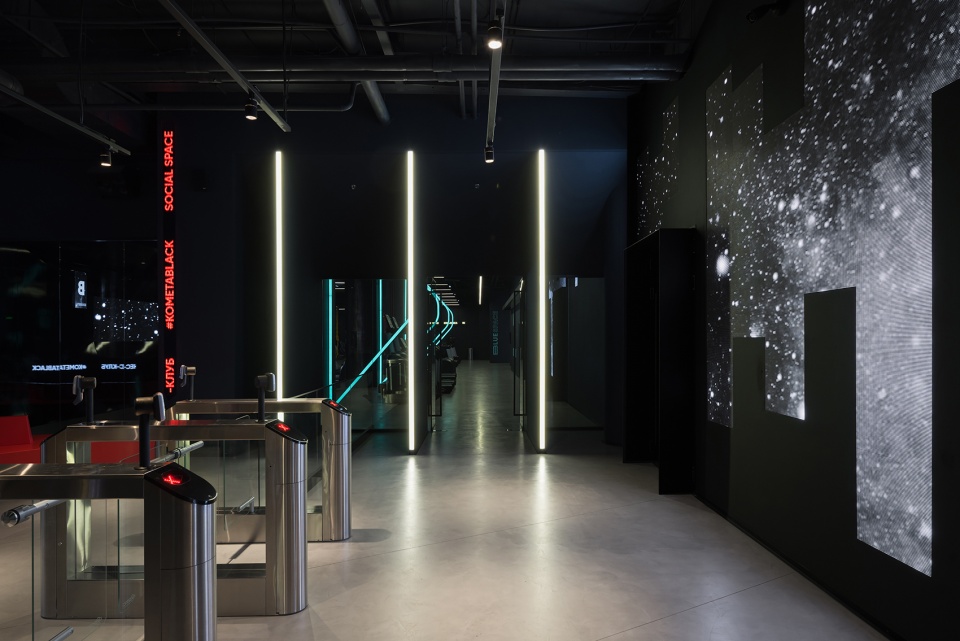 kometa black fitness club by yoyo bureau