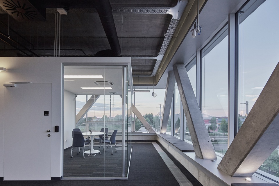 amplio headquarters by t2 a architects
