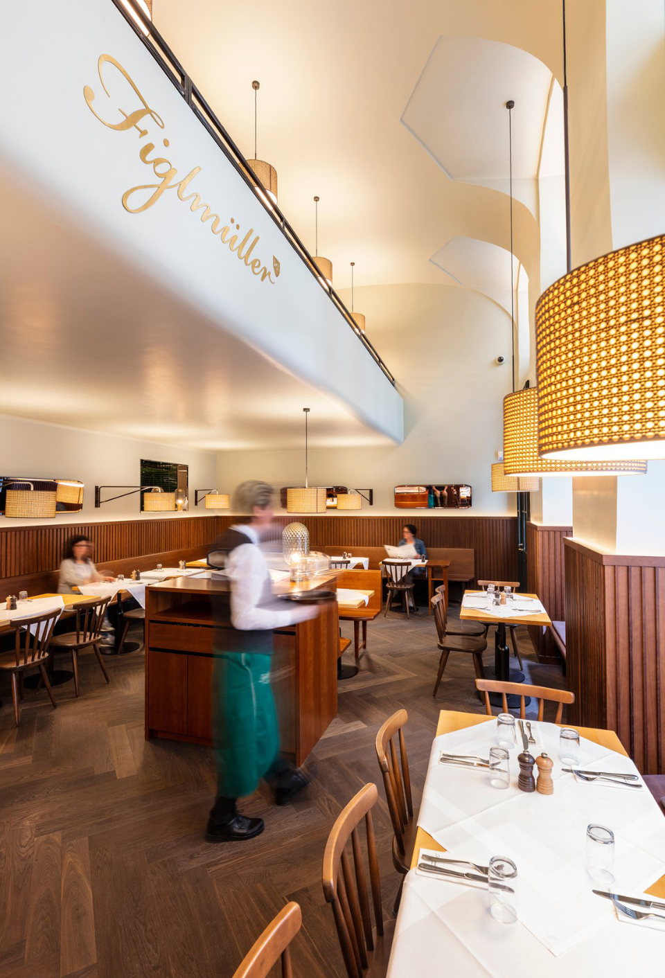figlmueller restaurant by bwm architekten