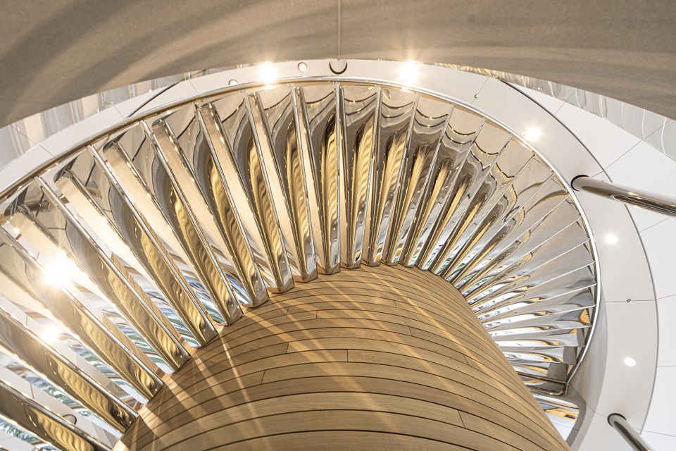 apple central world foster partners