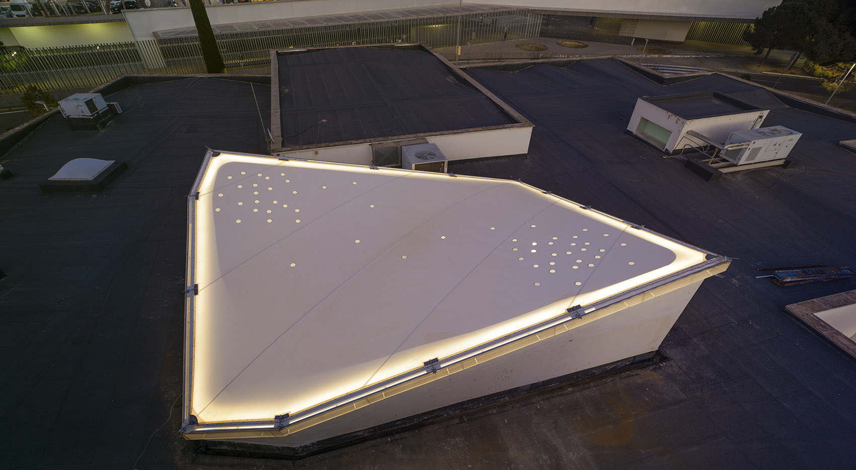 covering patio of polytechnic ua woha