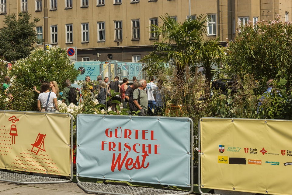 gurtelfrische west by art phalanx heri salli