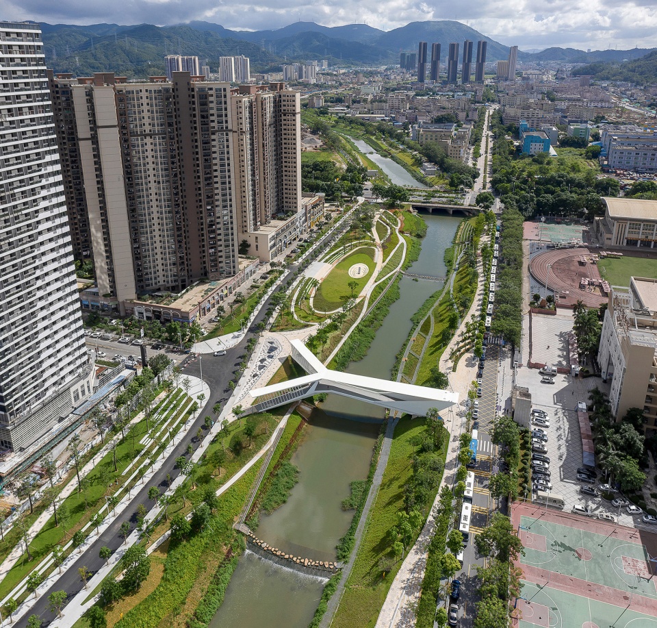 pedestrian bridge of pingshan high school china by node architecture urbanism