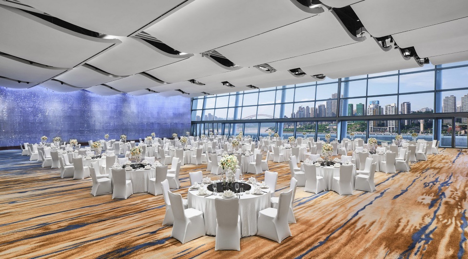intercontinental chongqing raffles city l42 residential clubhouse china by cl3 architects safdie architects