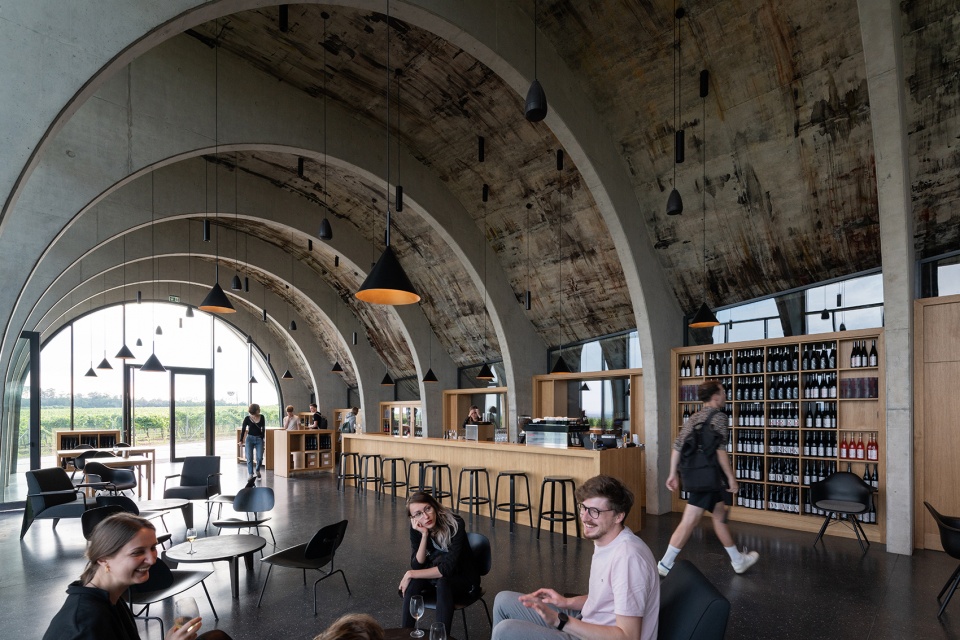 lahofer winery by chybik kristof