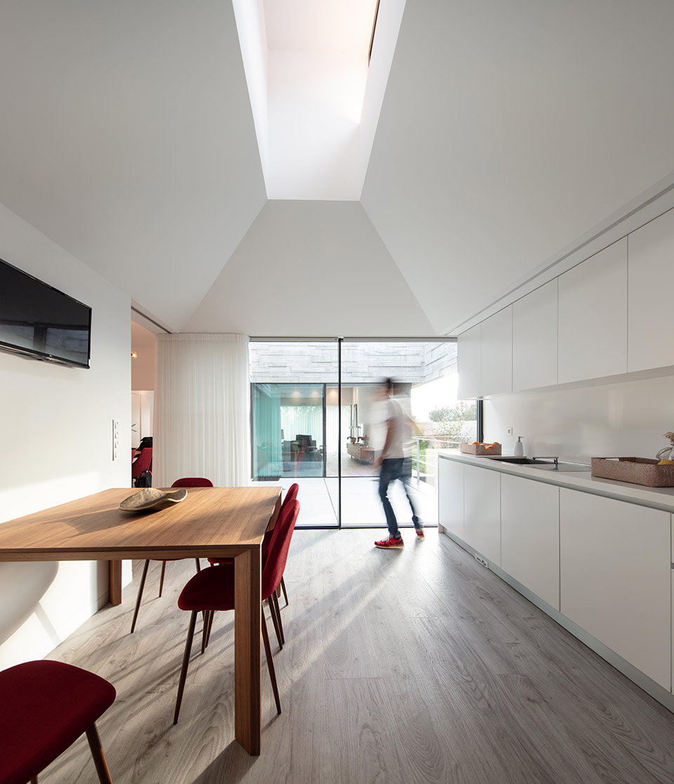 agrela house paredes by spaceworkers