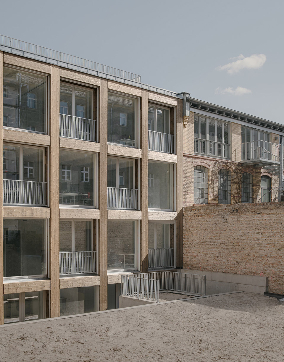 REMISE IMMANUELKIRCHSTRASSE, Berlin by JWA BERLIN + RALF WILKENING