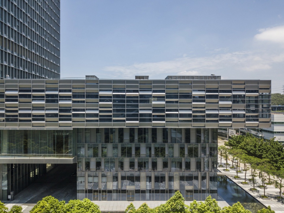 Longgang Chuangtou Headquarters Tower URBANUS
