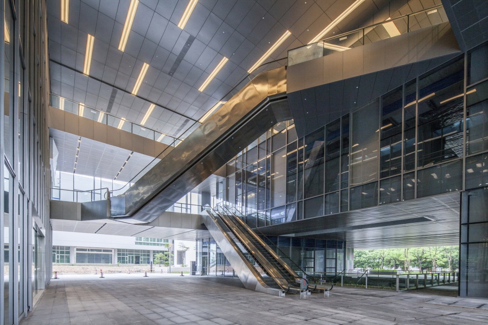 Longgang Chuangtou Headquarters Tower URBANUS