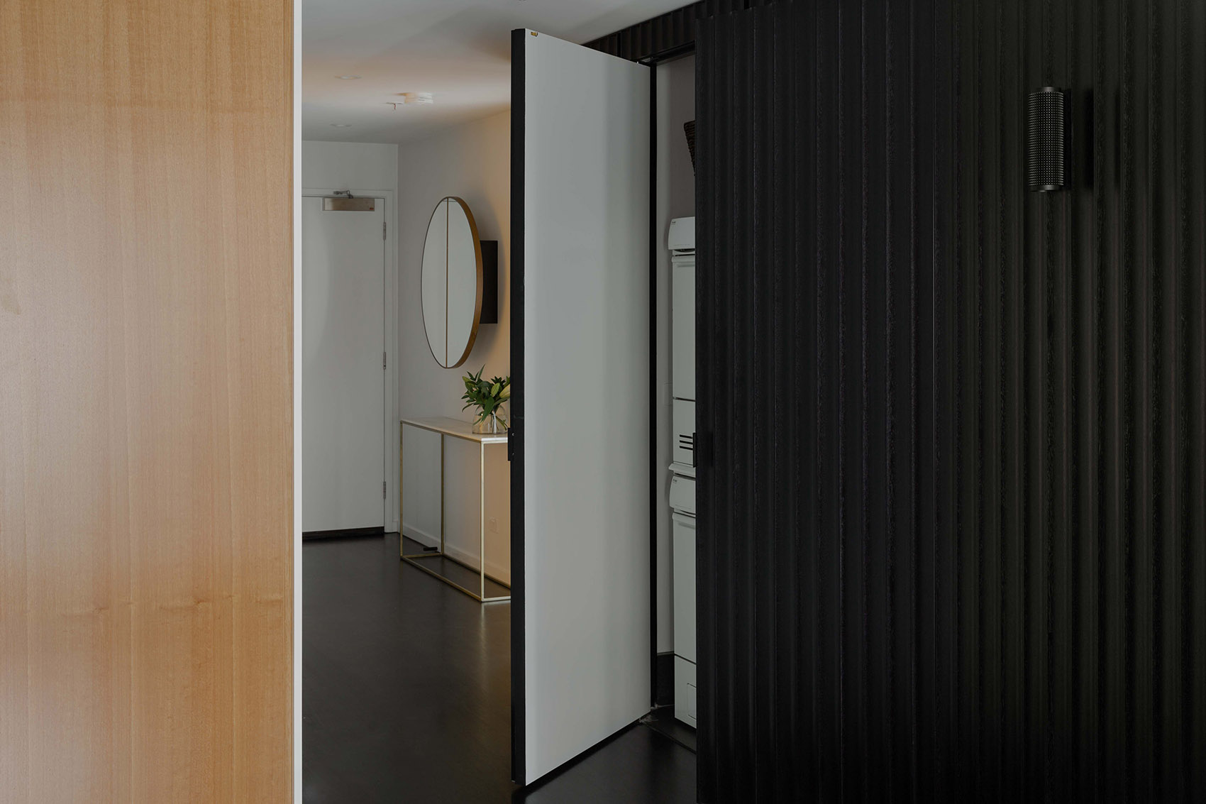 lacquerwall Melbourne by whda