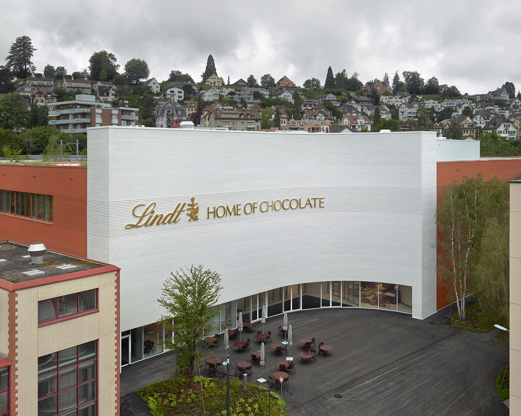 THE MULTIFUNCTIONAL LINDT HOME OF CHOCOLATE by Christ & Gantenbein ...