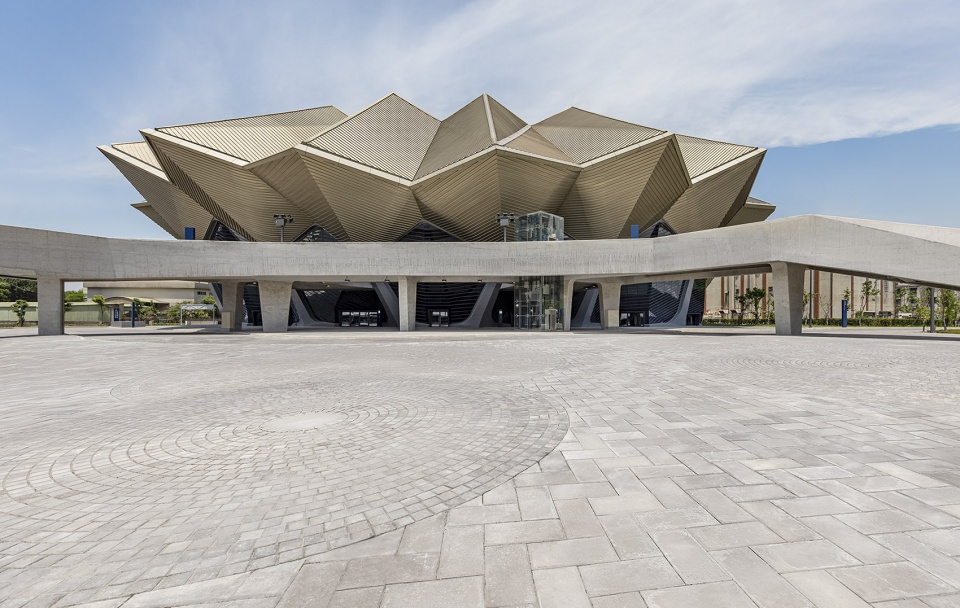 performance hall at the taipei music center by rur architecture