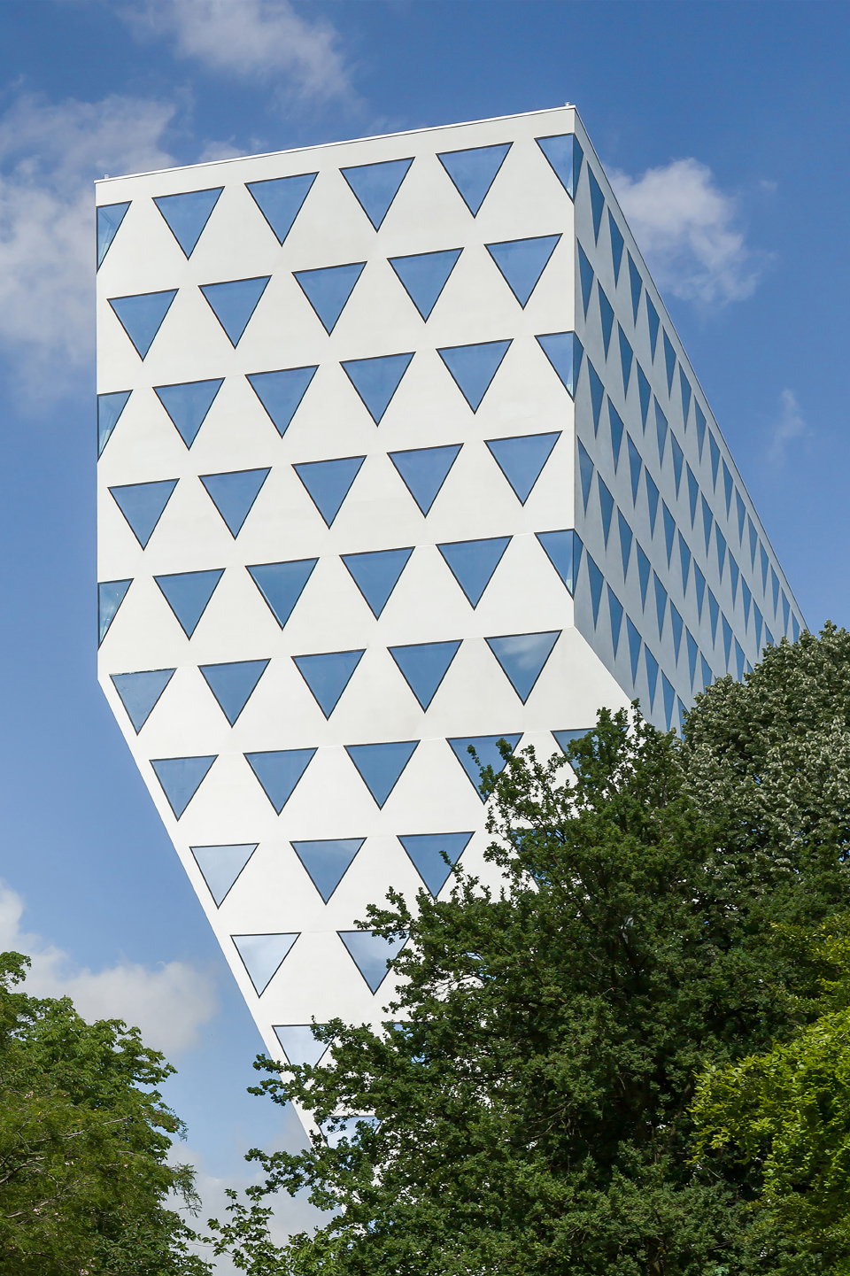 administration headquarters of the province of antwerp by xdga