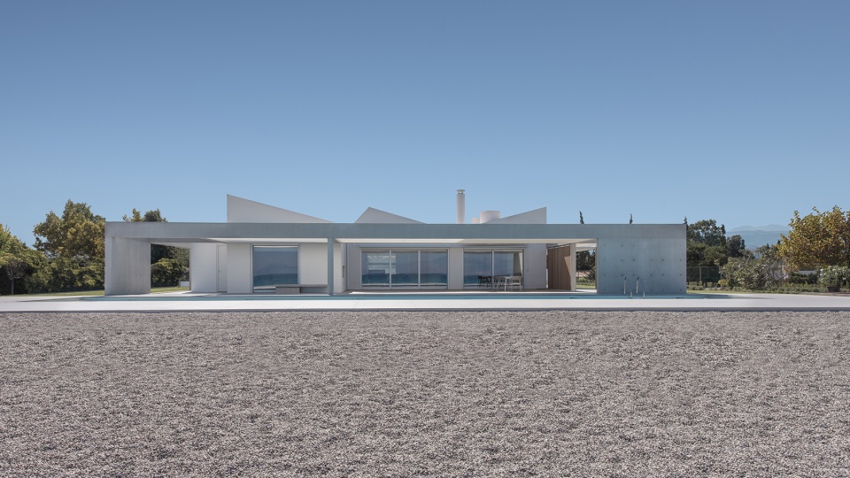 beach house neratza by rctech