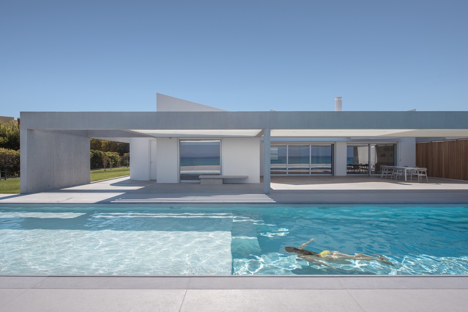 beach house neratza by rctech