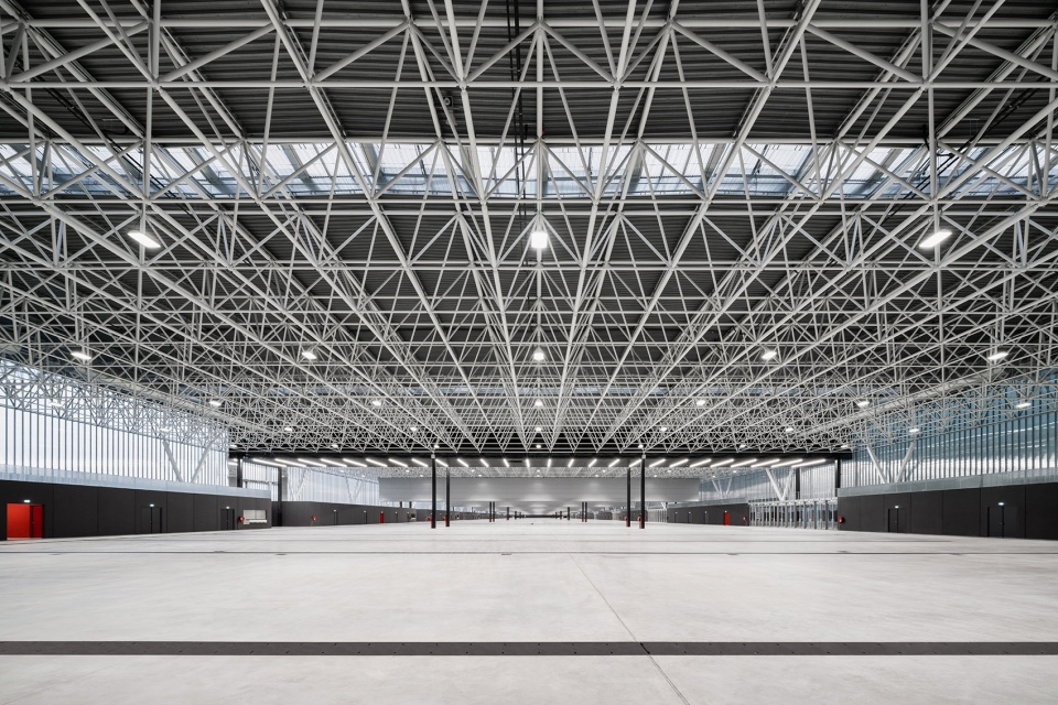 meett toulouse exhibition and convention centre by oma