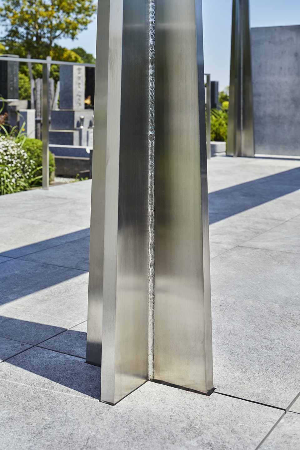 the grave of kamakura yukinoshita church by takeshi hosaka architects
