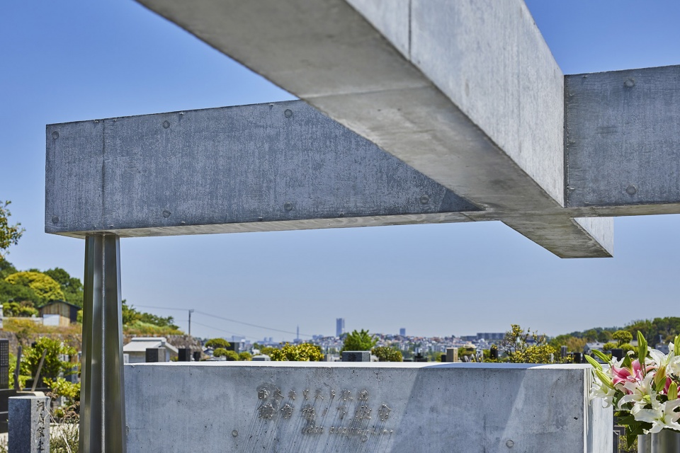 the grave of kamakura yukinoshita church by takeshi hosaka architects