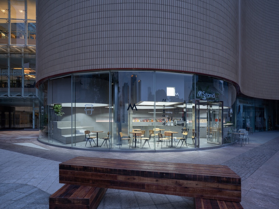 M Stand at Jing’an Temple ZN Studio