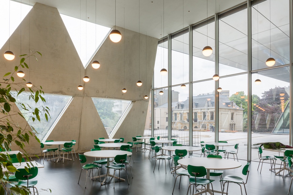 administration headquarters of the province of antwerp by xdga