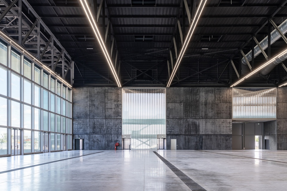 meett toulouse exhibition and convention centre by oma
