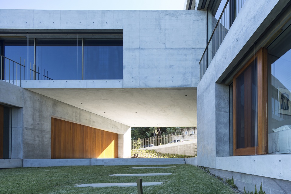 balmoral house by polly harbison design