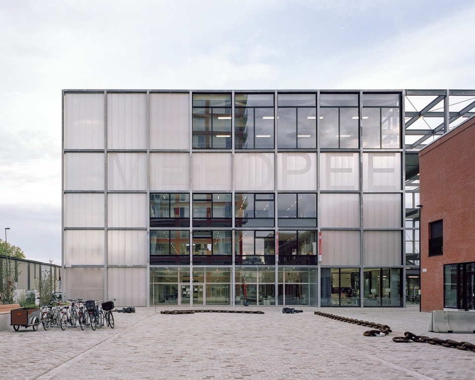 melopee school by xdga