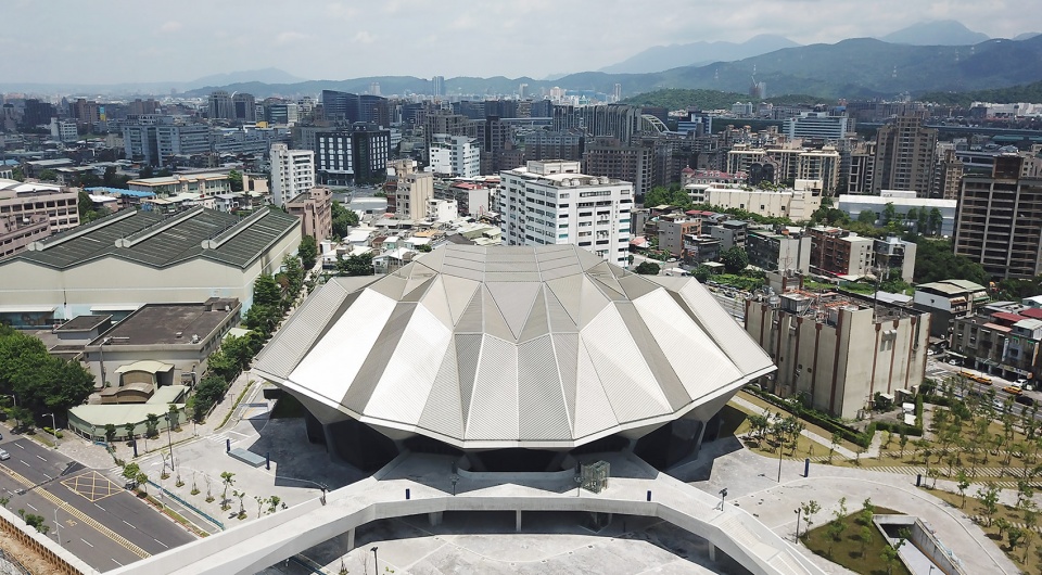 performance hall at the taipei music center by rur architecture